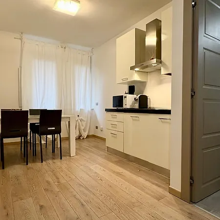 Leoncino 14 Apartmán *