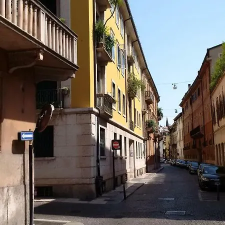 Leoncino 14 Verona