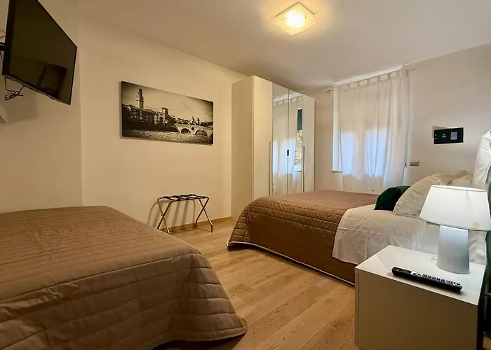 Leoncino 14 * Verona