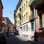 Leoncino 14 Apartman *